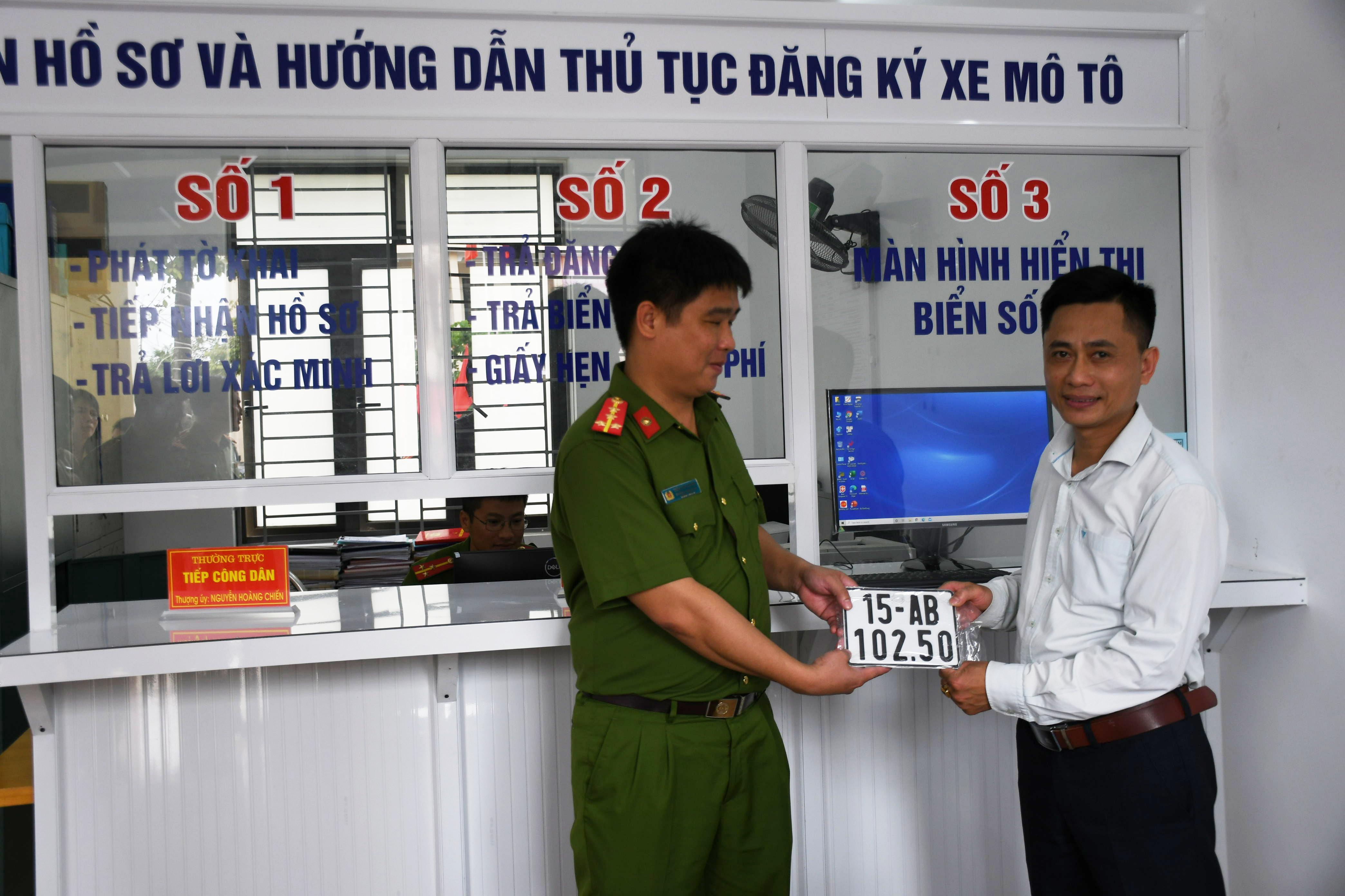 Thông qua đề nghị xây dựng Nghị quyết của Quốc hội về thí điểm đấu giá biển số ô tô